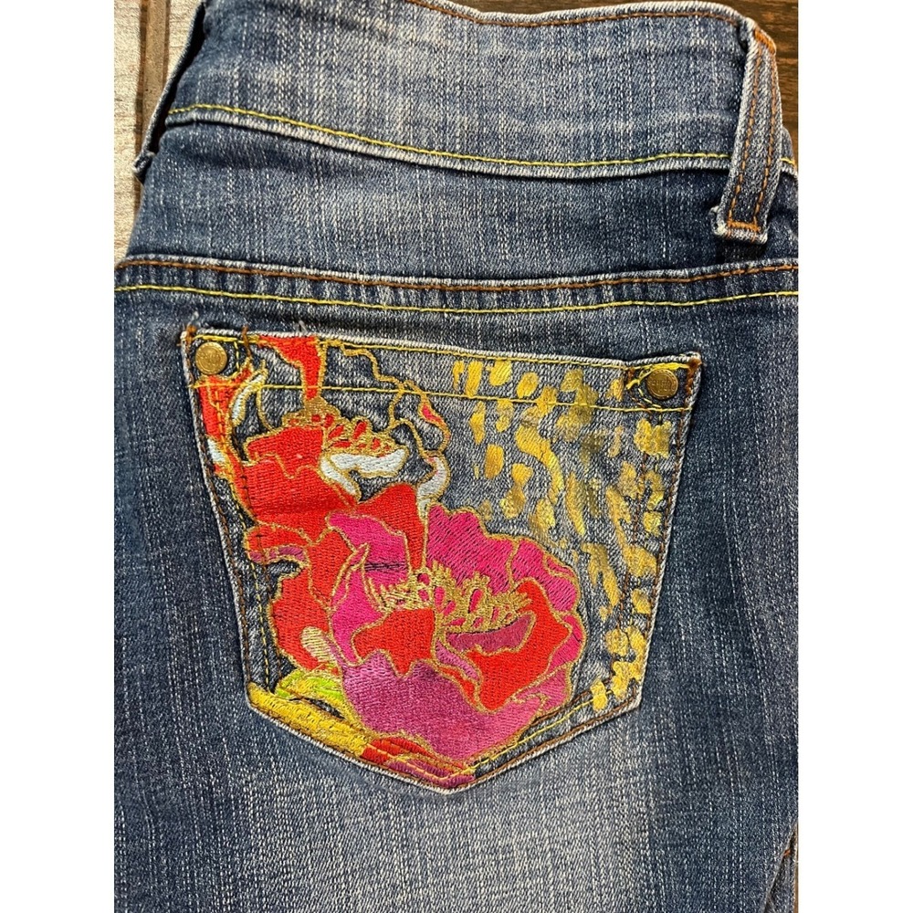 Southpole Denim Shorts Medium Wash Embroidered Floral Logo Y2K Size 11 - Picture 4 of 11